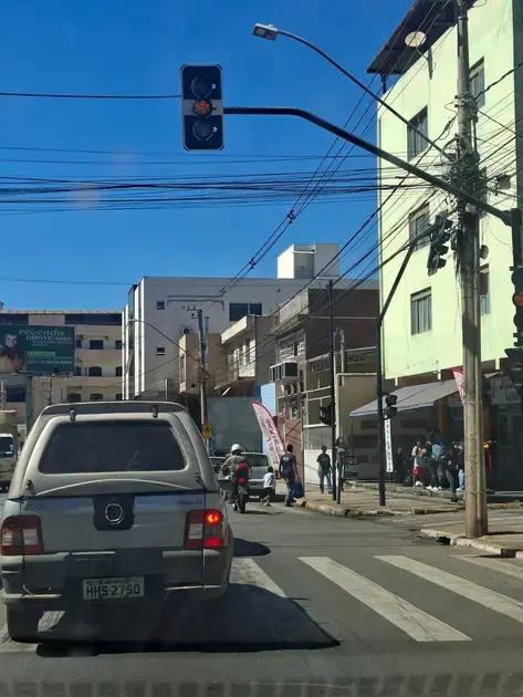 Vereadores Questionam Semáforo Que Apresenta Falhas e Obras na BR-381