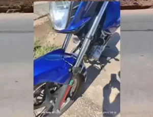 Acidente na MG-129: Motociclista e garupa são arremessados após estourar pneu