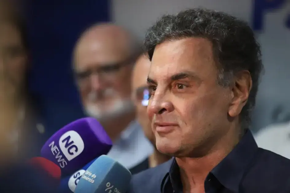 Aécio e a disputa pelos votos do centro na política Aécio e a disputa pelos votos do centro na política