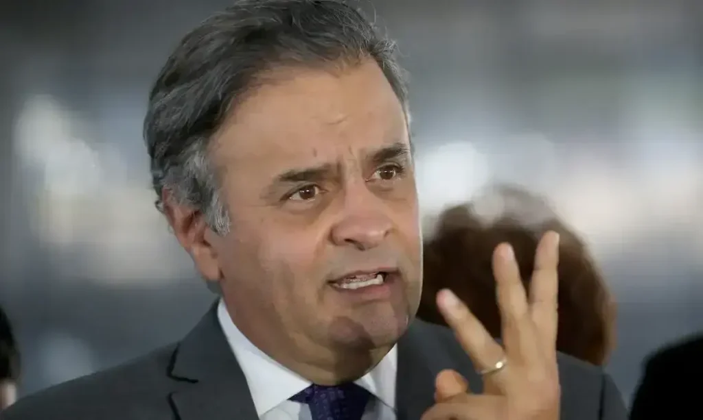 Aécio Neves lidera rejeição entre políticos em Minas Gerais, aponta pesquisa Aécio Neves lidera rejeição entre políticos em Minas Gerais, aponta pesquisa
