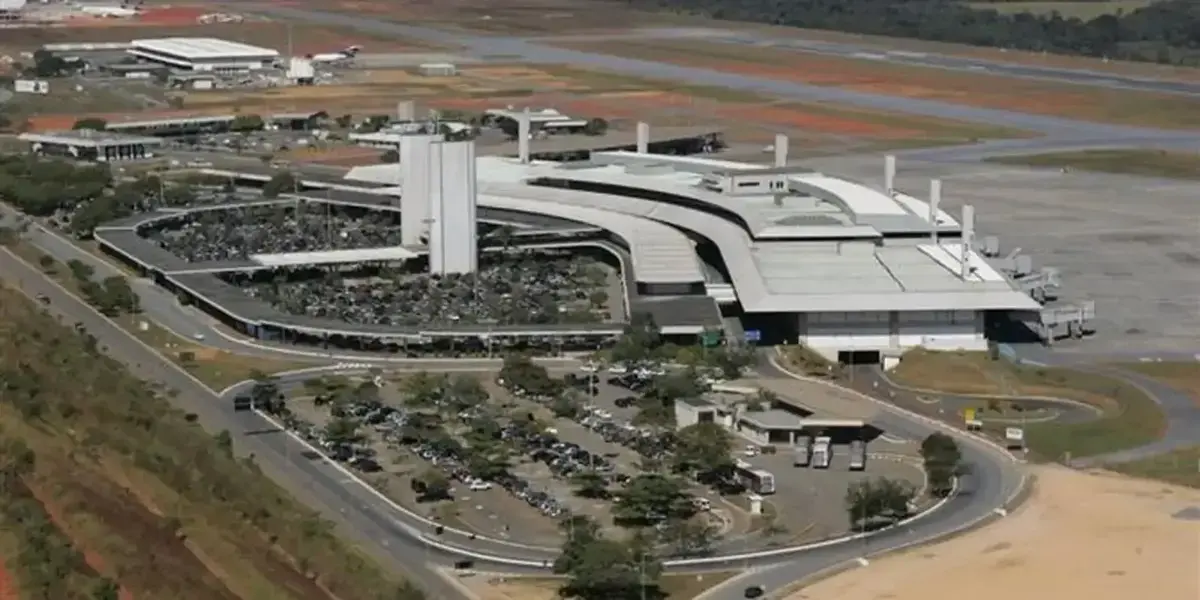 Aeroporto de Confins interrompe operações por problemas na pista