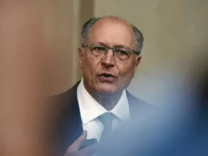 Alckmin propõe mandato e ética na relação com o STF
