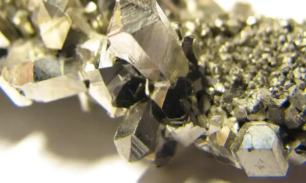 AMIG alerta sobre riscos da nova Política de Minerais Críticos no Brasil