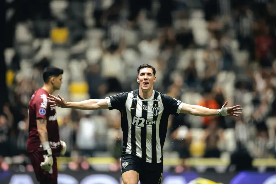 Atlético-MG supera Santos em emocionante duelo e avança para a semifinal da Sul-Americana