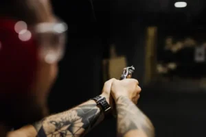 Câmara aprova projeto para porte de armas a mais categorias de servidores públicos