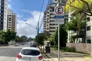 CCJ aprova gratuidade de 15 minutos em estacionamento rotativo nas cidades