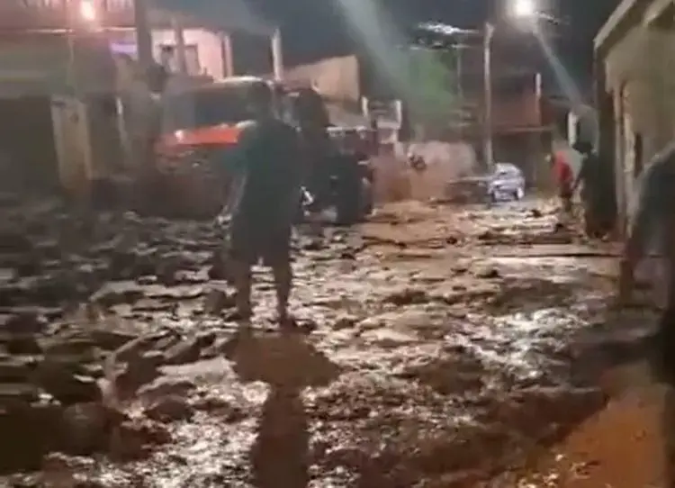 Chuva intensa gera enxurrada e preocupa moradores em Rio Piracicaba