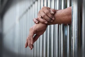 Condenação de homem por feminicídio em Belo Horizonte: 20 anos de prisão