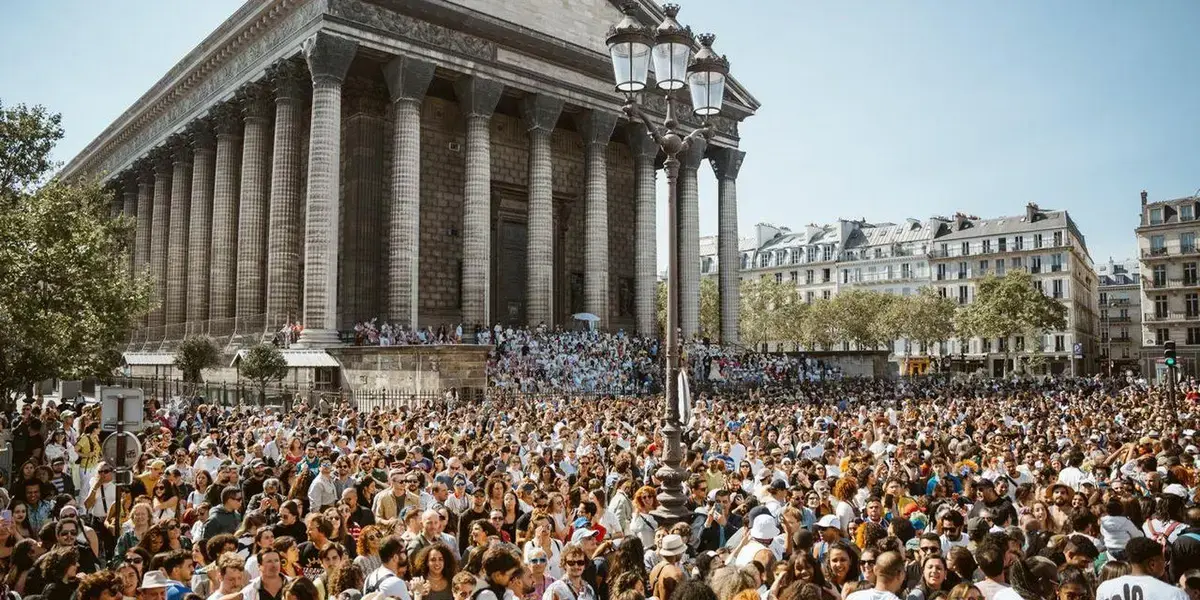 Cultura afro-brasileira brilha na 25ª Lavagem de Madeleine em Paris