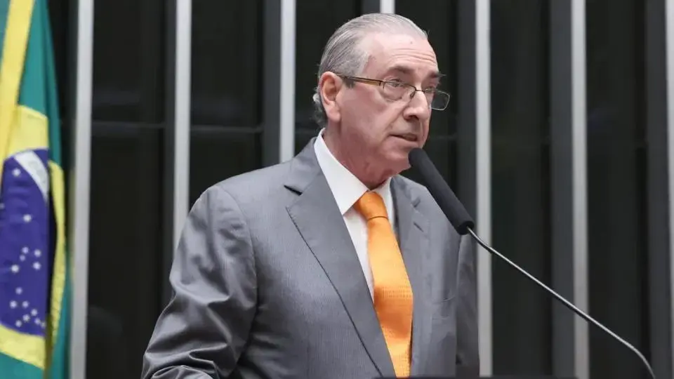 Cunha continua a campanha, mesmo após a rejeição de candidatura Cunha continua a campanha, mesmo após a rejeição de candidatura