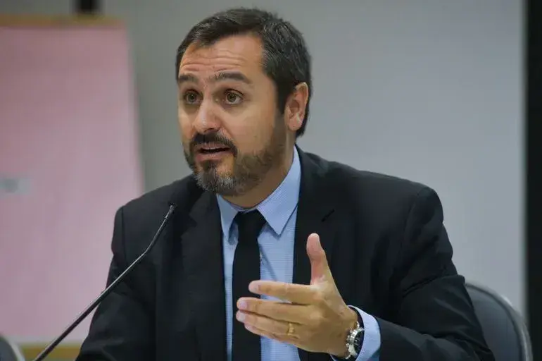 Diretores da Polícia Federal renunciam após afastamento de Andrei Rodrigues