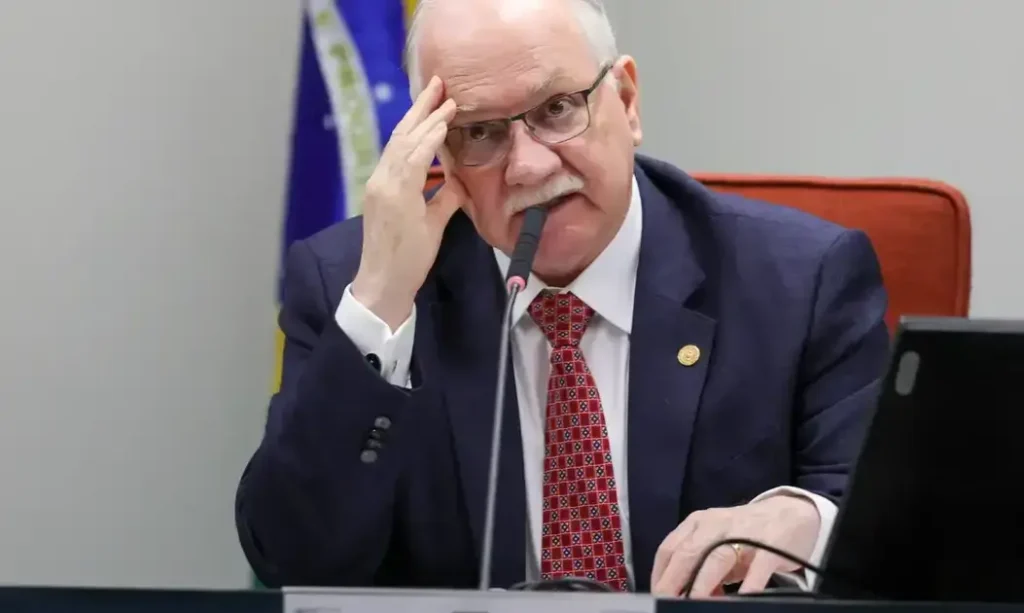 Fachin convoca plenário do STF para discutir decisão de Mendonça sobre Moraes
