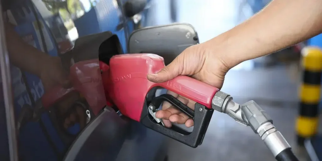 Fazenda prorroga subsídio de R$ 2,12 ao óleo diesel por mais 30 dias Fazenda prorroga subsídio de R$ 2,12 ao óleo diesel por mais 30 dias