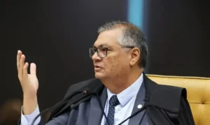 Flávio Dino revoga sigilo em investigações sobre desvio de verba do filme Dark Horse