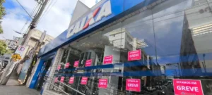 Funcionários da Caixa mantêm greve após rejeição de proposta final