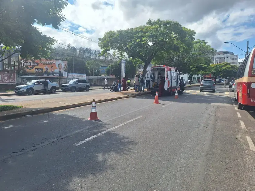 Idosa sofre atropelamento na faixa de pedestres em Itabira
