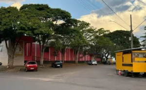 Interdição do trânsito na praça José Máximo Resende Filho em Itabira neste domingo