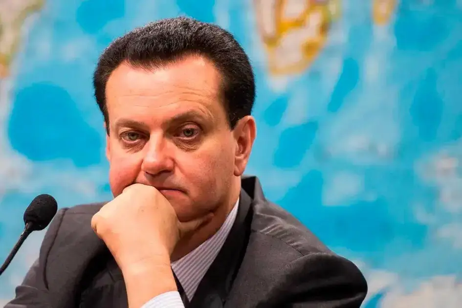 Kassab e Lula: Um Conflito Político em Análise Kassab e Lula: Um Conflito Político em Análise