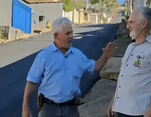 Sinval elogia Laércio por obras no Tanquinho em Belo Oriente