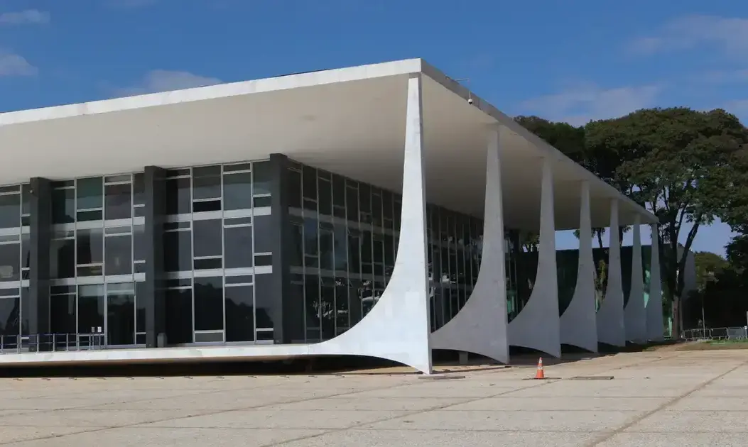 STF em chamas: a tensão da votação sobre Alexandre de Moraes