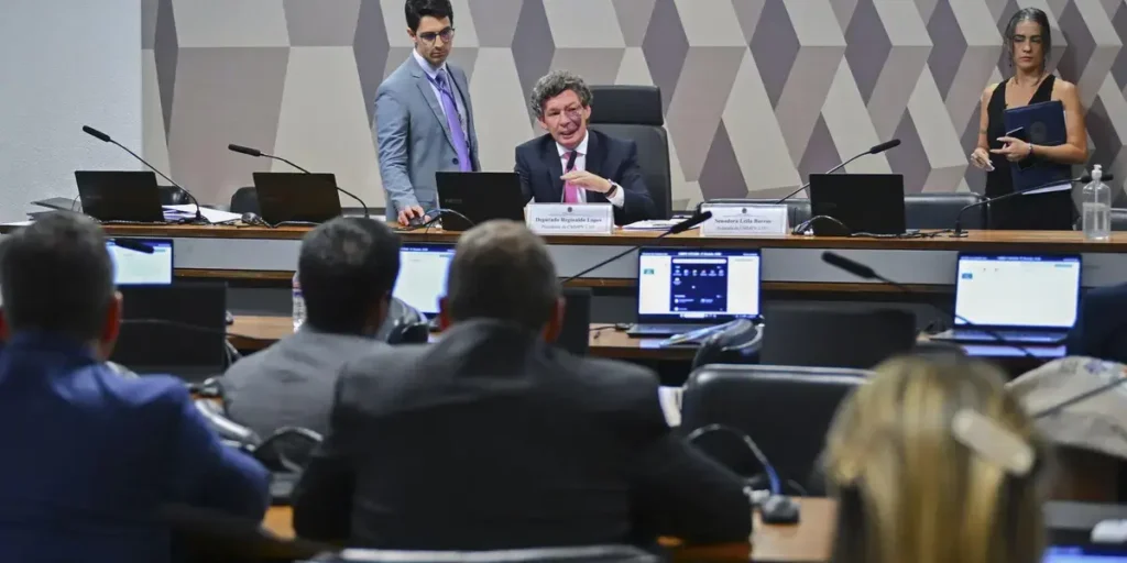 Votação da MP que elimina taxa de importação é adiada para quarta-feira Votação da MP que elimina taxa de importação é adiada para quarta-feira