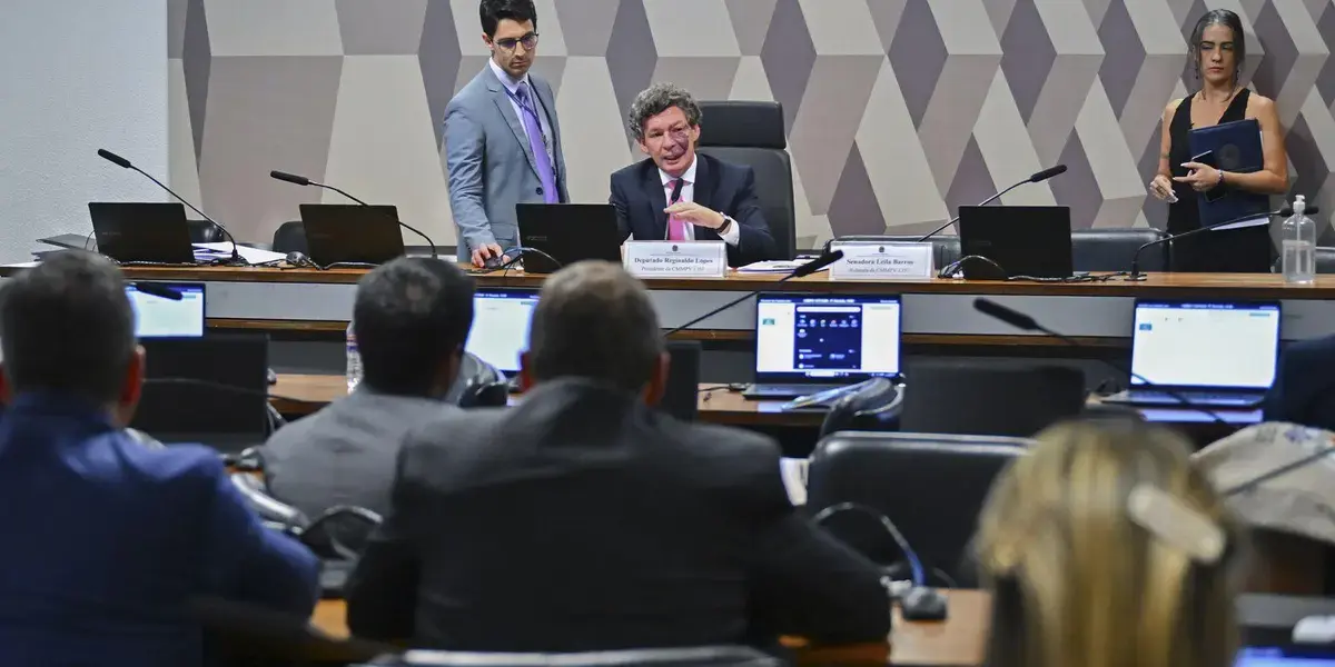 Votação da MP que elimina taxa de importação é adiada para quarta-feira