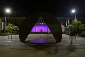 ALMG se ilumina de roxo em homenagem ao Dia Mundial da Psoríase