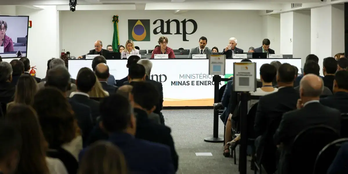 ANP arrecada R$ 3 bilhões em leilão com venda de 49 blocos de petróleo