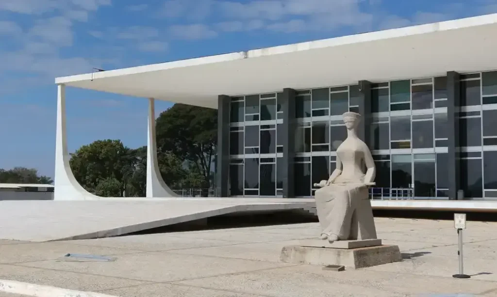 Aposentadoria antecipada de ministros do STF: alternativa ao impeachment Aposentadoria antecipada de ministros do STF: alternativa ao impeachment