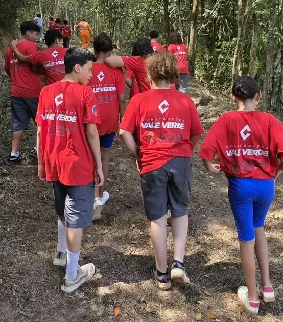 Bombeiro Mirim promove aula prática em agrofloresta em São Gonçalo do Rio Abaixo
