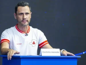 Cleitinho Azevedo afirma apoio a Flávio Bolsonaro em resposta a Lula