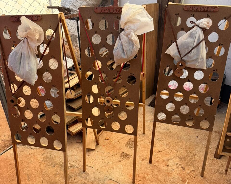Com resíduos apreendidos, custodiados produzem brinquedos para pessoas com deficiência