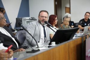 Comissão debate atrasos em viagens da Viação Pássaro Verde
