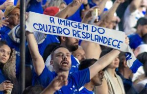 Cruzeiro enfrenta o Remo no Mineirão e pode assumir a terceira posição do Brasileirão; Rádio Caraça FM transmite o jogo