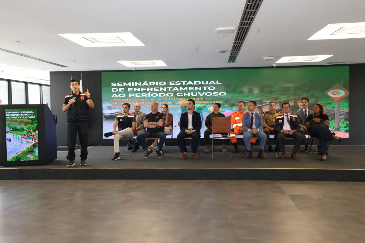 Defesa Civil de Minas Gerais realiza seminário sobre período chuvoso e entrega 70 viaturas a municípios