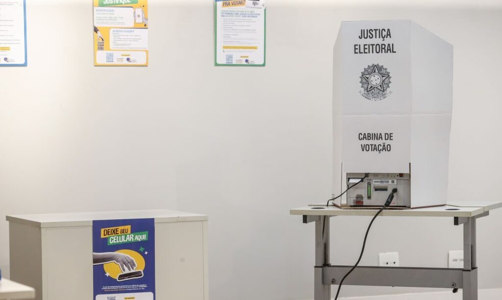 Eleitores de Itaguaí, no Rio, votam domingo também para prefeito