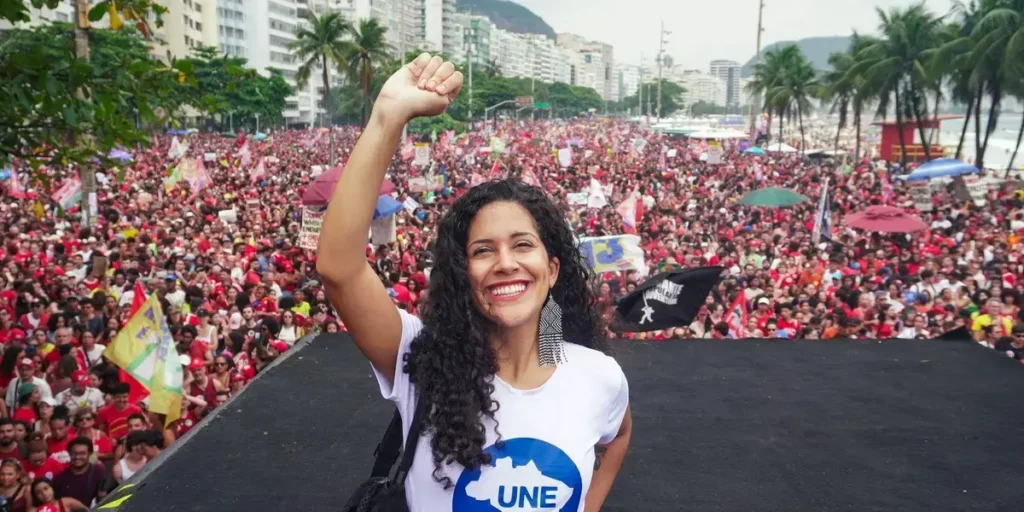 Estudantes se mobilizam para defender democracia e educação no Brasil