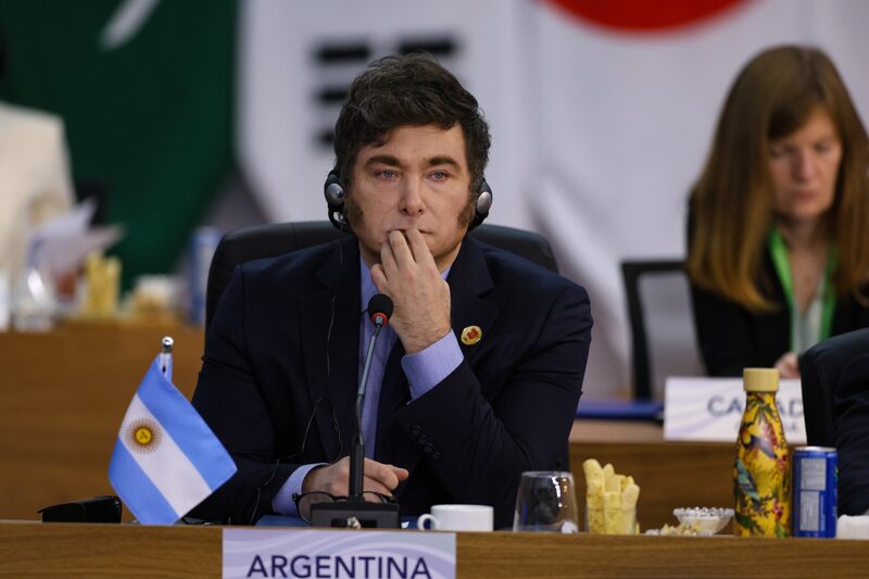 EUA condicionam apoio financeiro à Argentina após 2027 caso o país se mantenha à direita
