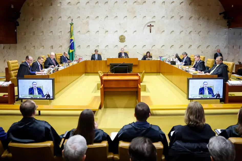 Fachin determina que PF encaminhe menções a ministros no caso Banco Master ao STF