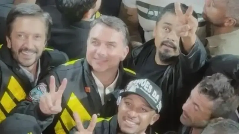 Flávio analisa a mudança de postura de Lula em relação aos aplicativos Flávio analisa a mudança de postura de Lula em relação aos aplicativos