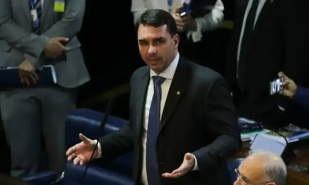 Flávio Bolsonaro supera Lula em mercado de previsão para 2026 Flávio Bolsonaro supera Lula em mercado de previsão para 2026