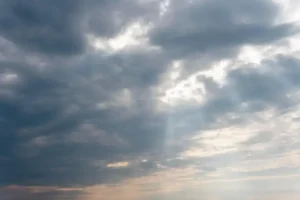 Frente fria chega a Minas Gerais e traz chuva para Itabira nesta quinta