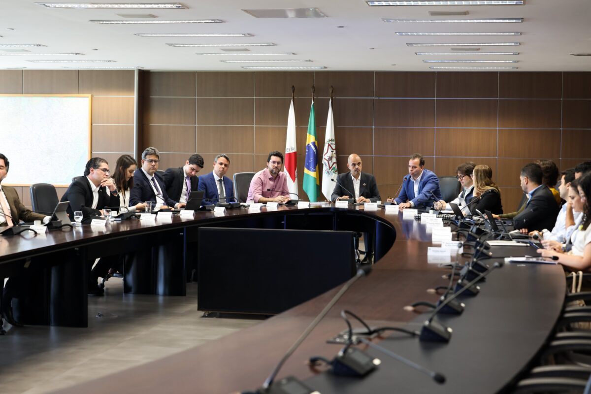 Governo de Minas apresenta cenário da infraestrutura de obras à equipe de transição da gestão eleita