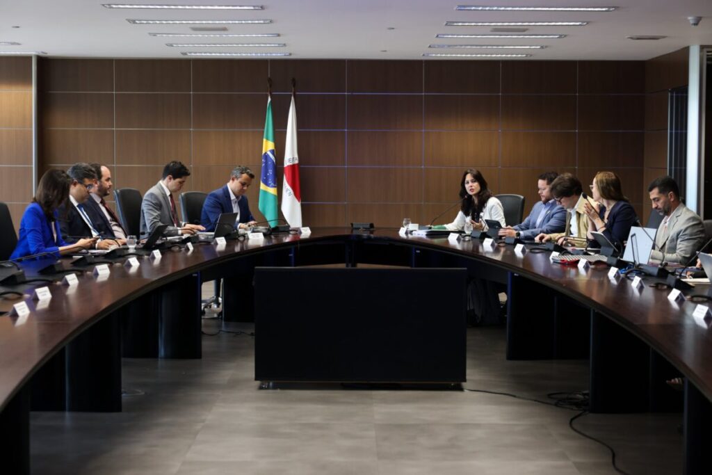 Governo de Minas apresenta resultados e políticas de desenvolvimento econômico à equipe de transição