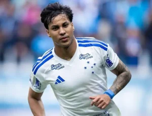 Hat-trick de Kaio Jorge garante virada do Cruzeiro sobre o Grêmio