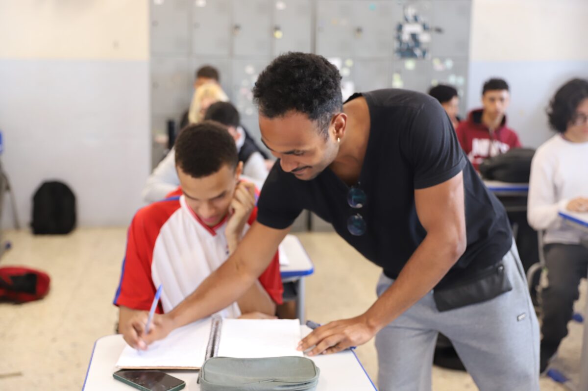 Inscrições abertas: Formação entre Pares incentiva troca de experiências e fortalece práticas pedagógicas nas escolas estaduais