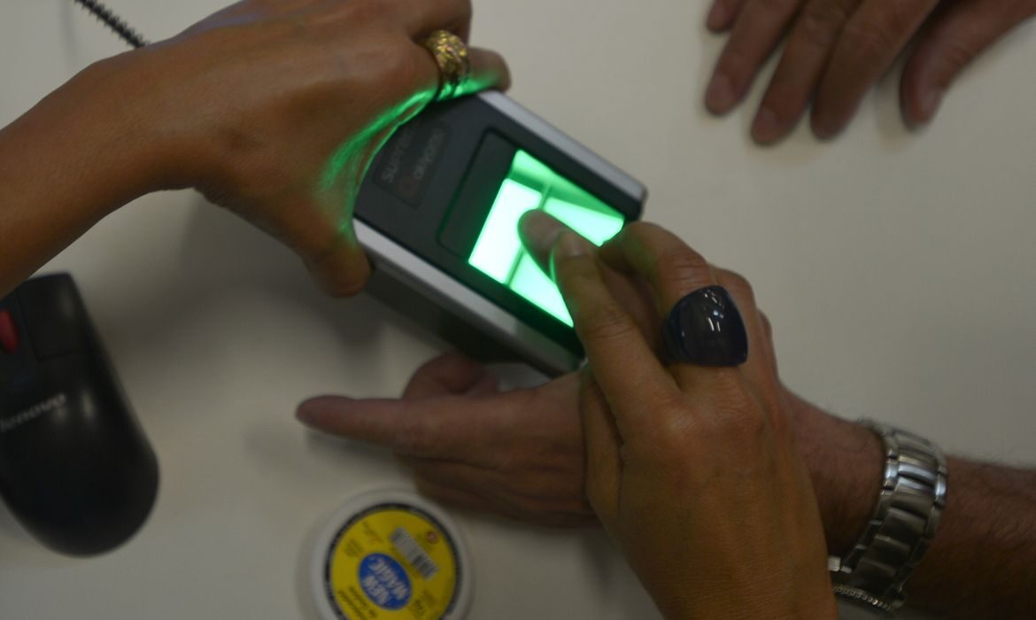 INSS alerta para golpes que usam informação falsa sobre biometria