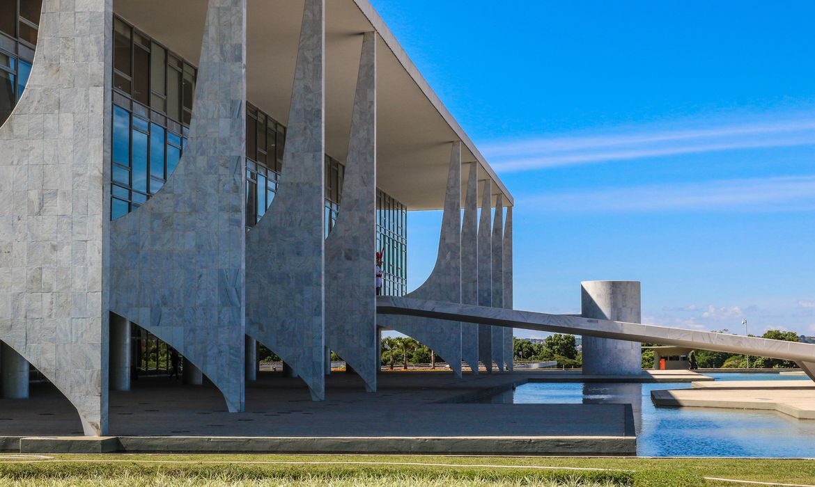 Instituto prevê impacto fiscal de R$ 40 bilhões com medidas de Lula