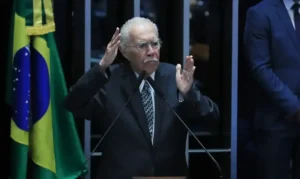 Internação de José Sarney: ex-presidente passa por cirurgia e está estável