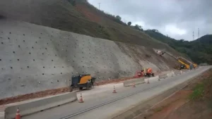 Intervenções na BR-381 incluem obras de pavimentação e melhorias